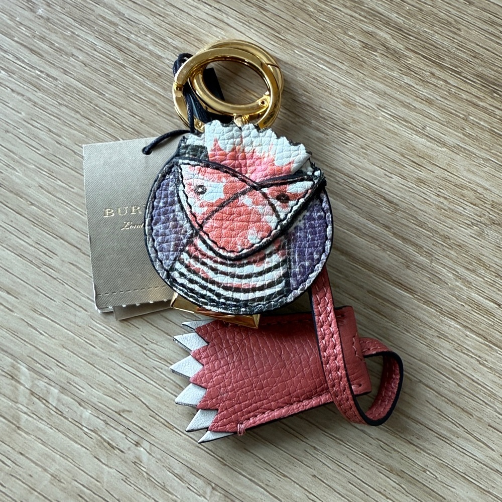 NWT Burberry Pallas Head Lock Charm Keychain - Picture 2 of 6